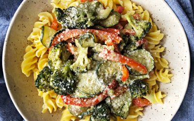 Low FODMAP Pesto Pasta with Sauce and Vegetables