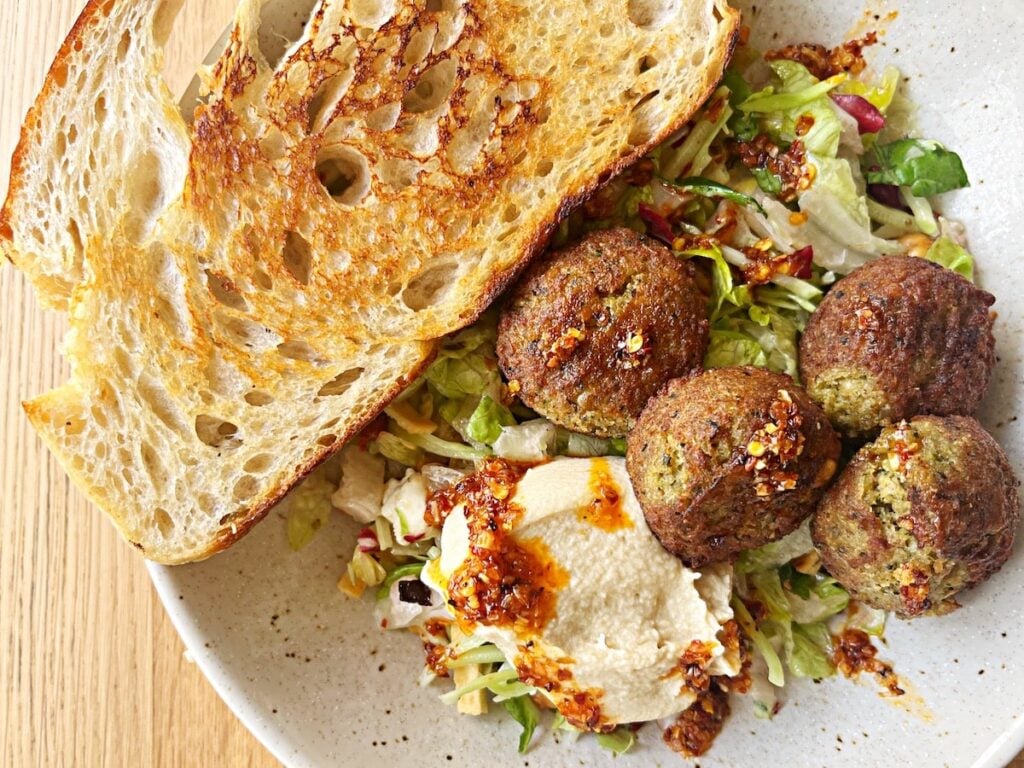 falafel hummus bowl