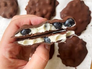 frozen blueberry yogurt clusters